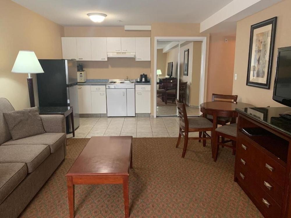 Prestige Aberdeen Lodge แคมลูปส์ ภายนอก รูปภาพ