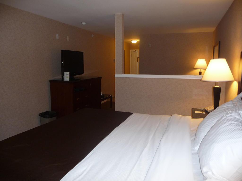 Prestige Aberdeen Lodge แคมลูปส์ ภายนอก รูปภาพ