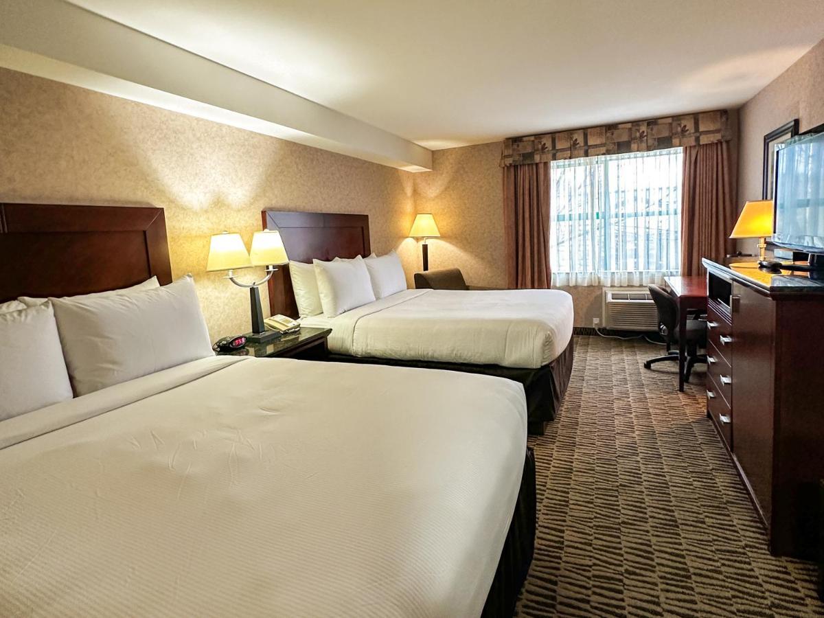 Prestige Aberdeen Lodge แคมลูปส์ ภายนอก รูปภาพ