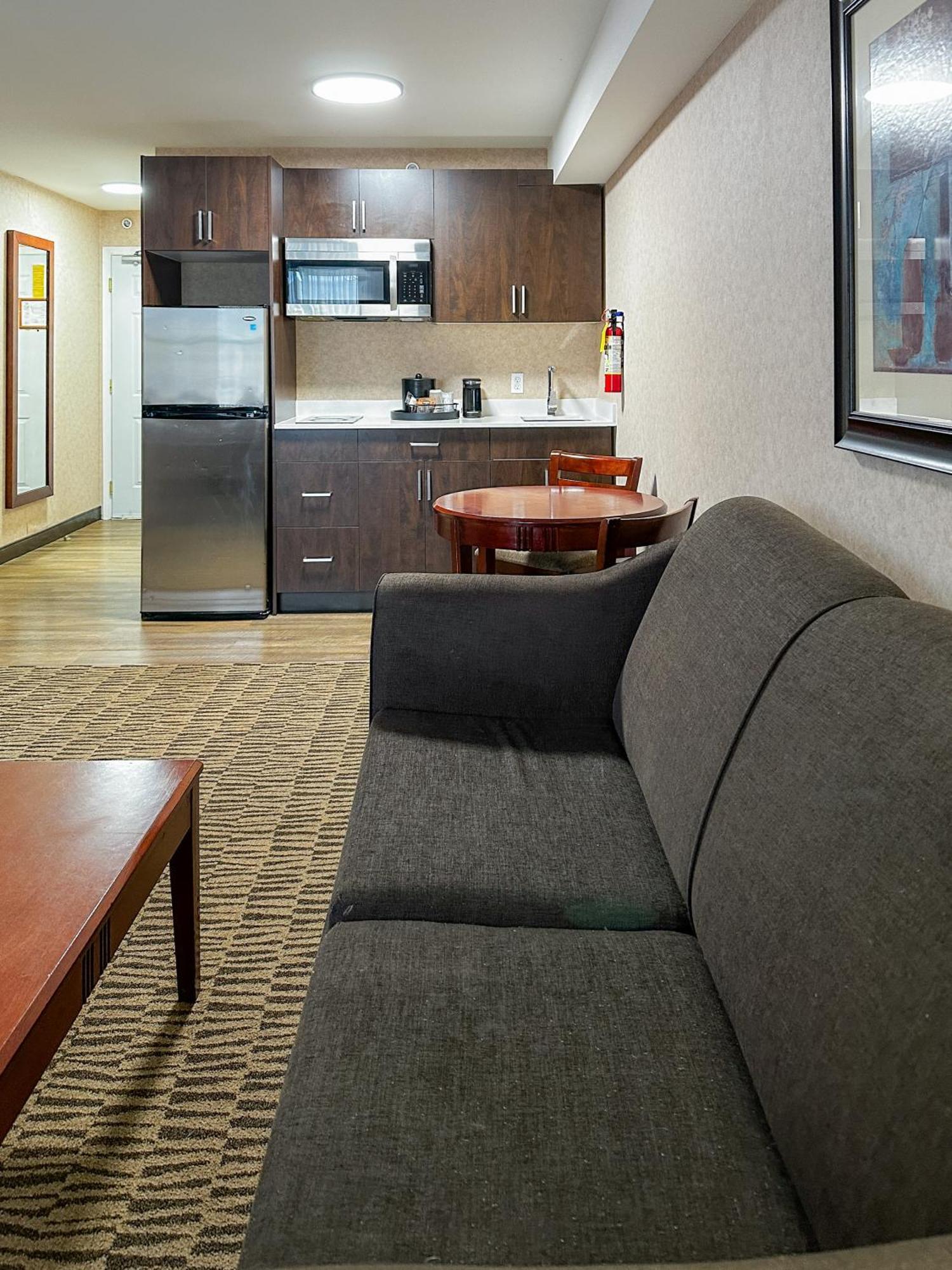 Prestige Aberdeen Lodge แคมลูปส์ ภายนอก รูปภาพ
