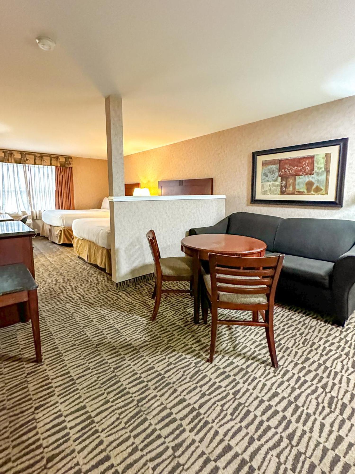 Prestige Aberdeen Lodge แคมลูปส์ ภายนอก รูปภาพ