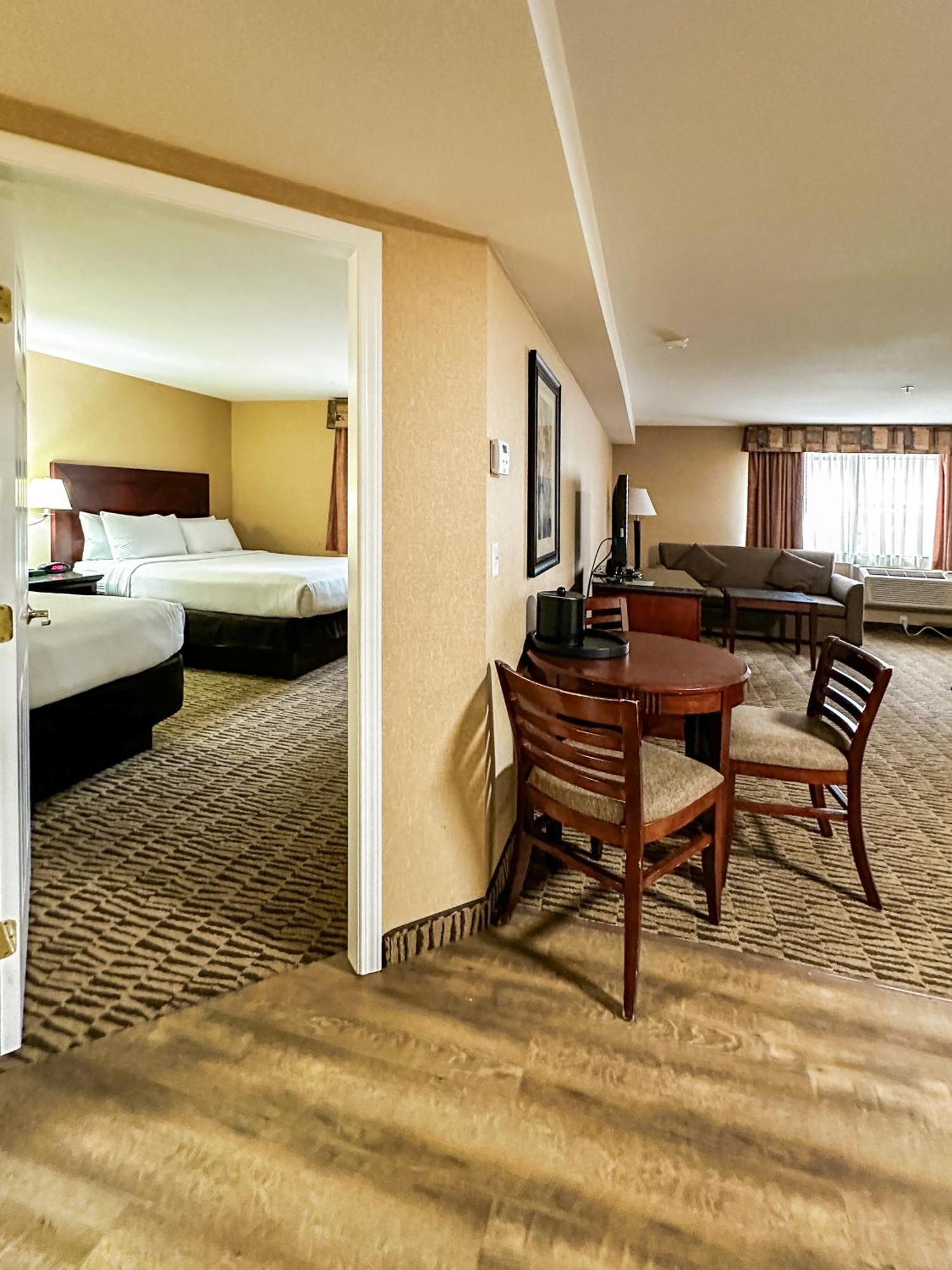 Prestige Aberdeen Lodge แคมลูปส์ ภายนอก รูปภาพ