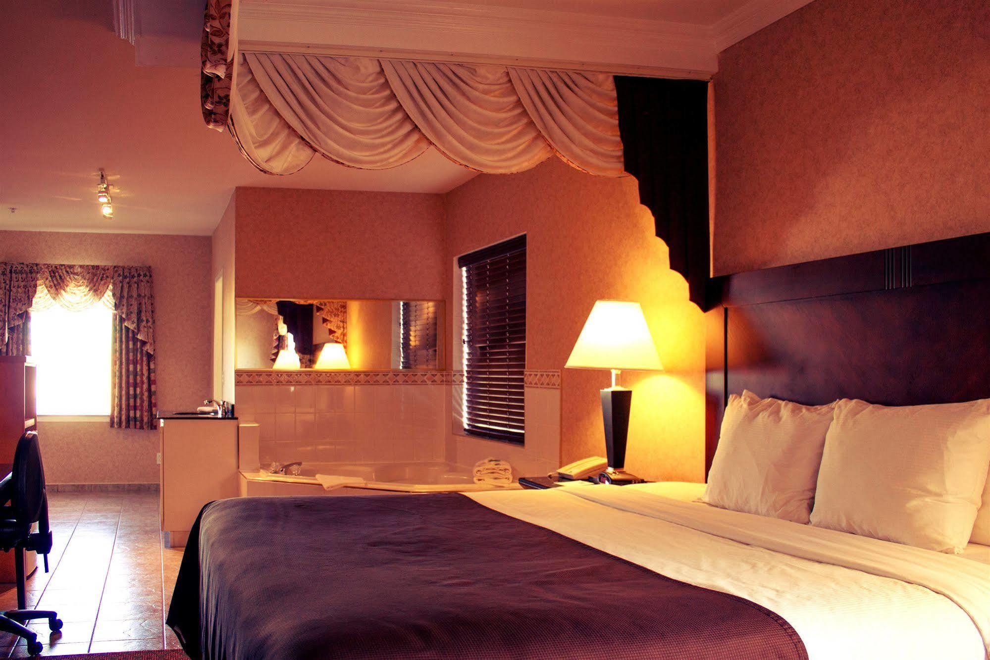 Prestige Aberdeen Lodge แคมลูปส์ ภายนอก รูปภาพ