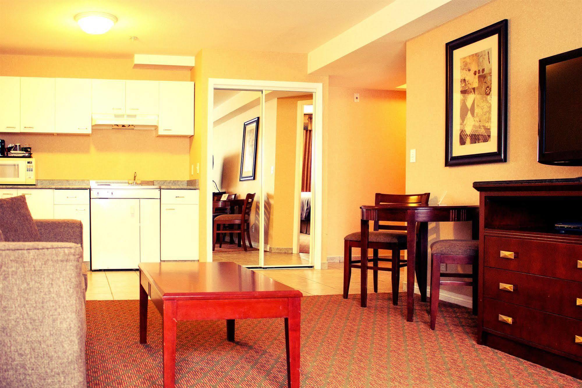 Prestige Aberdeen Lodge แคมลูปส์ ภายนอก รูปภาพ