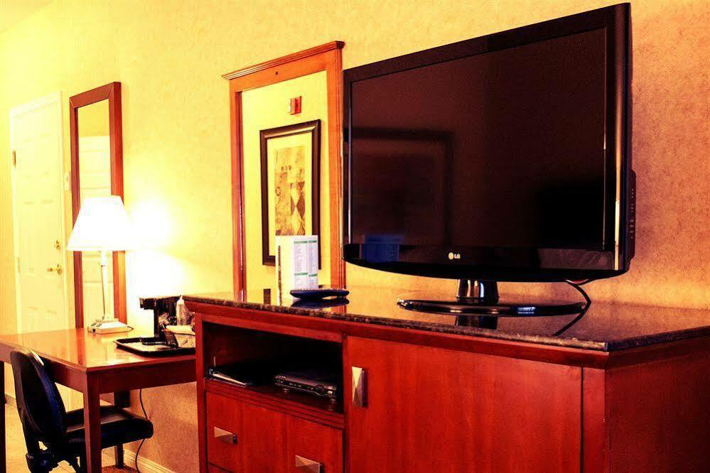 Prestige Aberdeen Lodge แคมลูปส์ ภายนอก รูปภาพ