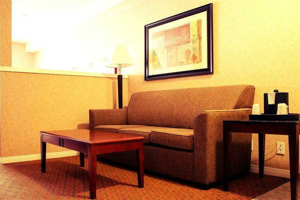Prestige Aberdeen Lodge แคมลูปส์ ภายนอก รูปภาพ