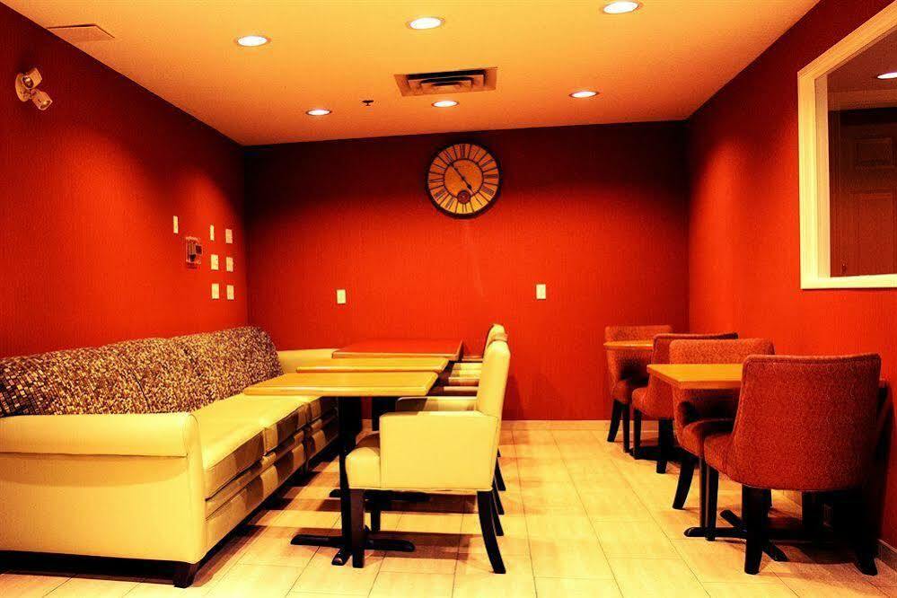 Prestige Aberdeen Lodge แคมลูปส์ ภายนอก รูปภาพ